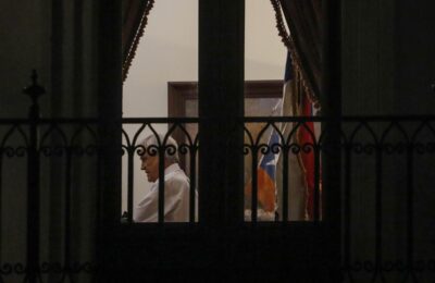 [Sebastián Piñera: 1949-2024] El fantasma de Fernando De la Rúa escapando en helicóptero que acechó en el estallido