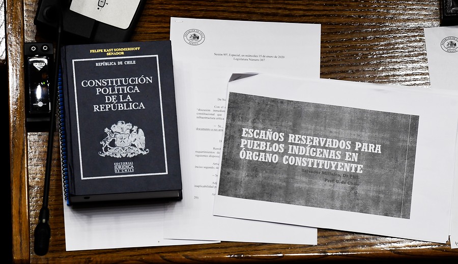 Senadores de RN aprobarían número fijo de escaños indígenas tras apertura opositora a reducir cupos