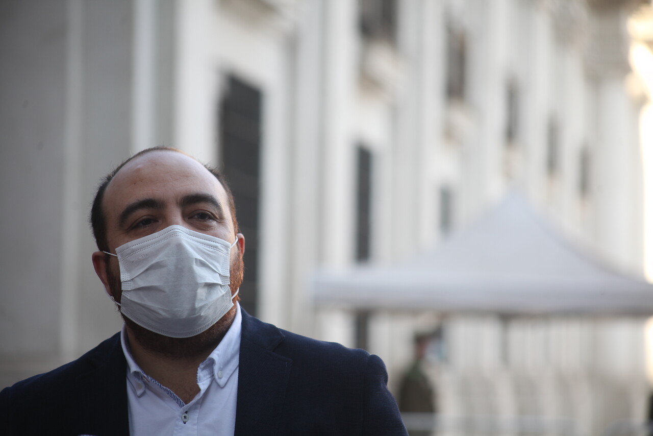 Postergación de elecciones: Filtran audio en que Chahin dice que “hay que golpear con todo al gobierno” y lo acusa de sabotear el proceso constituyente