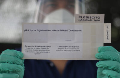 Comunas con más casos activos de Covid-19 registraron altas cifras de abstención