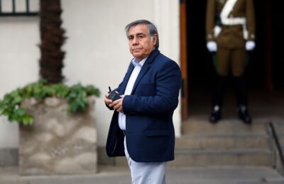 Juan Andrés Lagos (PC): “Encasillar la violencia que existe hoy en Chile con hechos puntuales, como la quema de iglesias, es incompleto”