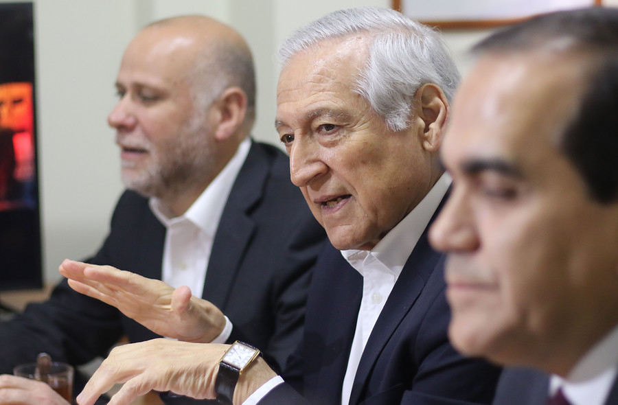 Propuesta constitucional del PPD, PS y PR crea sistema semipresidencial con Primer Ministro