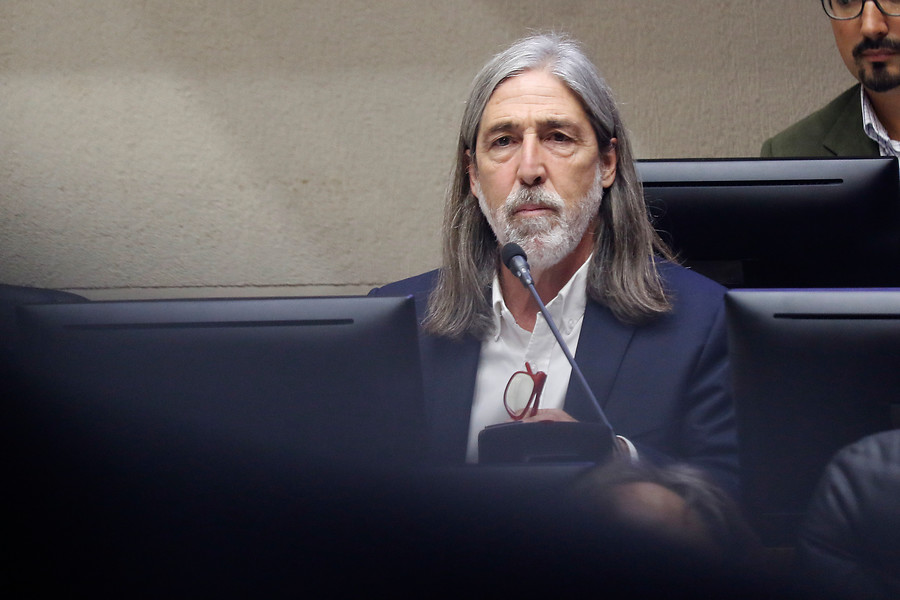 Letelier en votación de segundo retiro: “El camino de la polarización puede llevar a descarrilar el proceso constituyente”