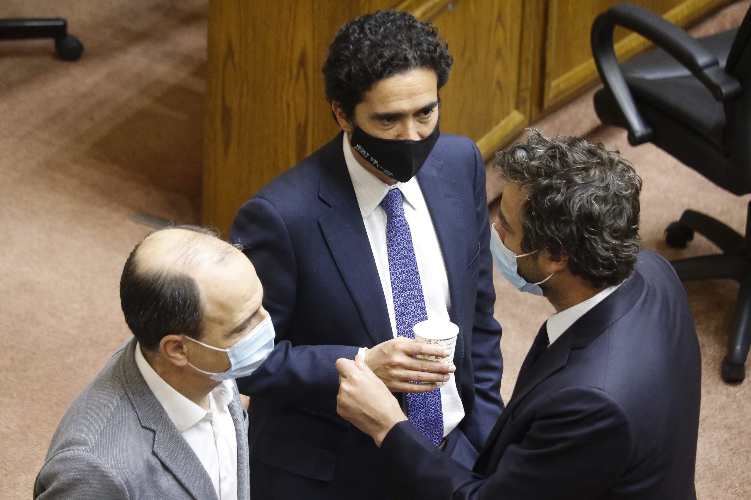 Segundo retiro AFP: Gobierno logra aprobar su proyecto en el Senado pero con costos importantes