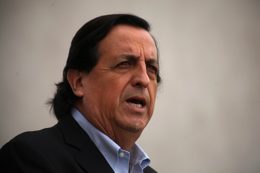 Elecciones en la UDI: 15 cosas que hay que saber de Víctor Pérez
