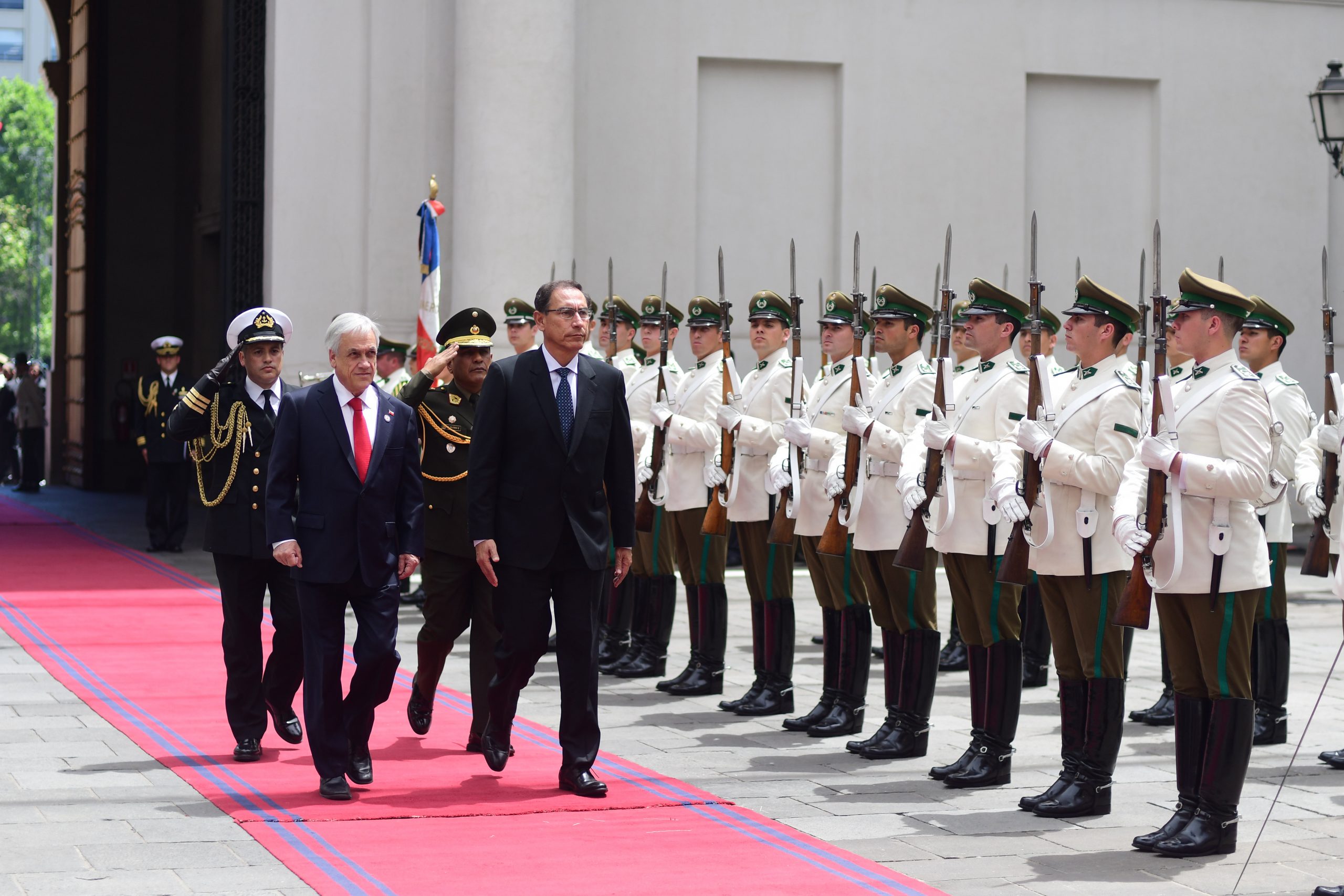El reclamo de Piñera a Martín Vizcarra por las gestiones de la policía peruana para facilitar el ingreso de migrantes a Chile