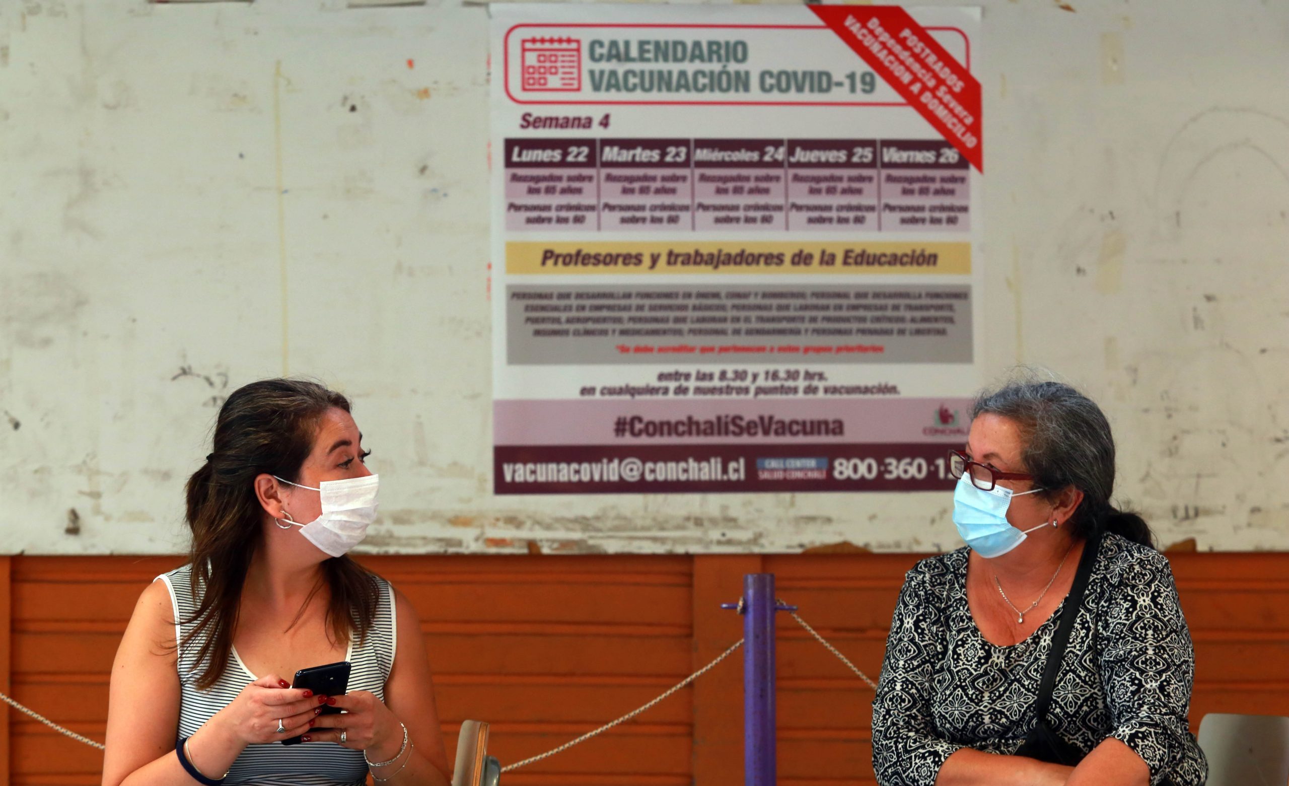 Redes sociales: Lucas Palacios, la campaña de vacunación y el round de Facebook cuyo resultado afectará a todos