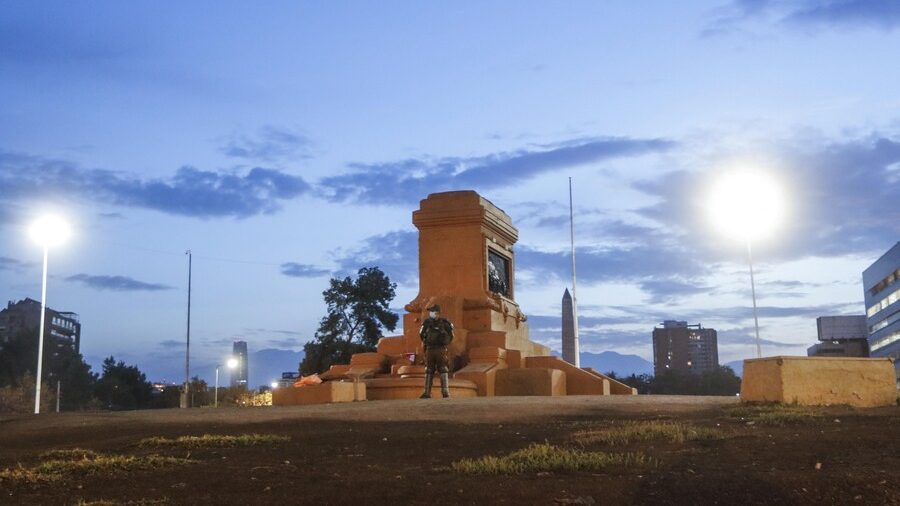 Los entretelones de la operación para trasladar la estatua de Baquedano