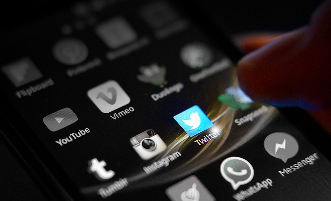 Covid-19: Twitter bloqueará las cuentas con reiteradas informaciones falsas sobre las vacunas