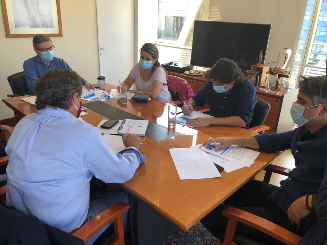 Covid: Lavín y Desbordes se allanan a fundir propuestas y que Chile Vamos presente iniciativa común