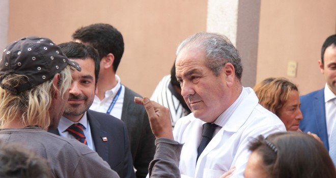 Luis Castillo, hombre clave del Minsal, extrema presión a clínicas y hospitales ante crisis de camas UCI