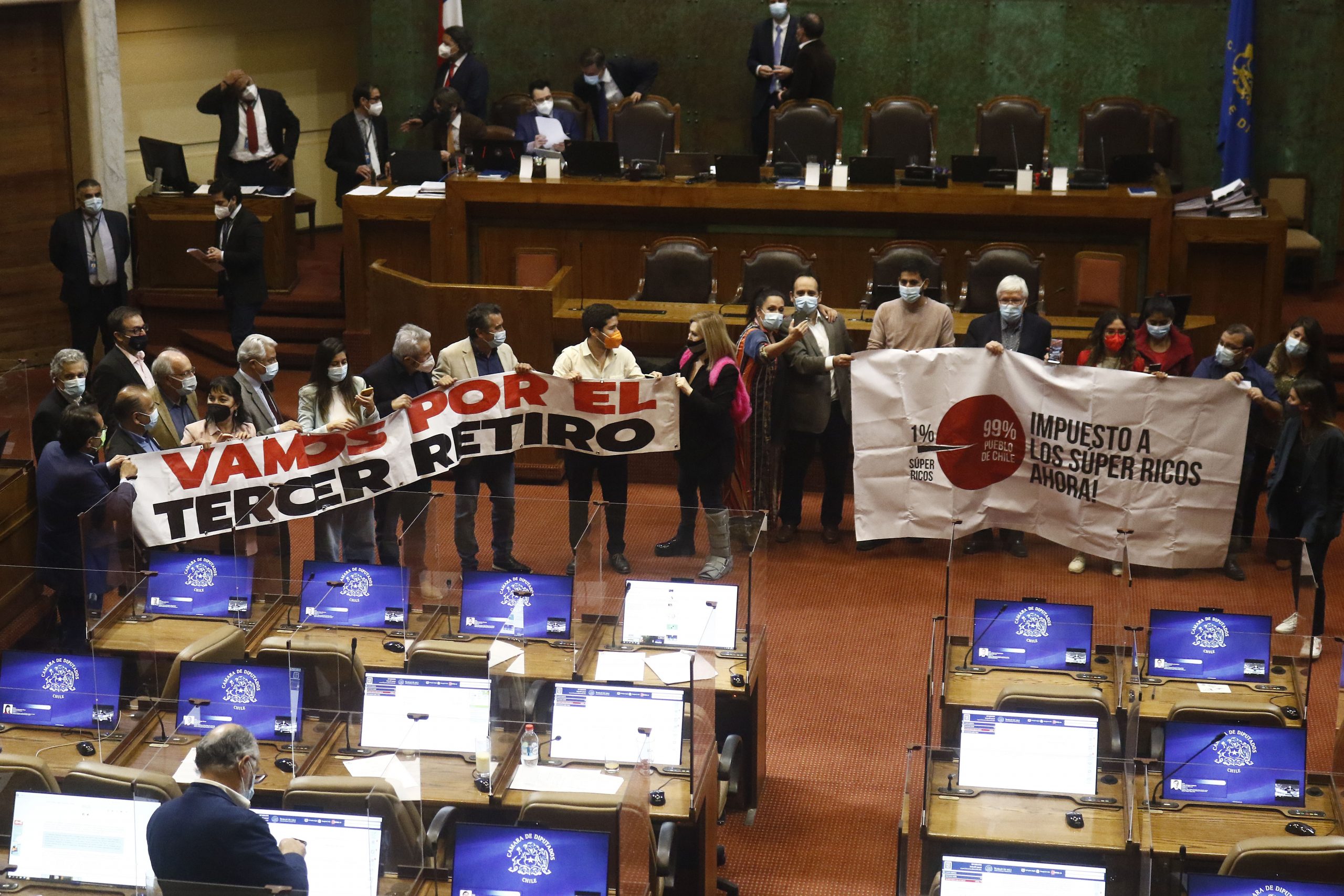 Tercer retiro: Gobierno se inclina por recurrir al TC antes de que la reforma aprobada en la Cámara se tramite en el Senado