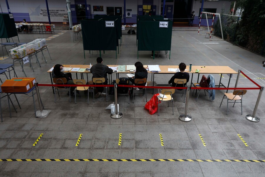Baja participación en jóvenes y sectores populares en la RM: analistas prevén qué efecto tendrá en resultado de las elecciones