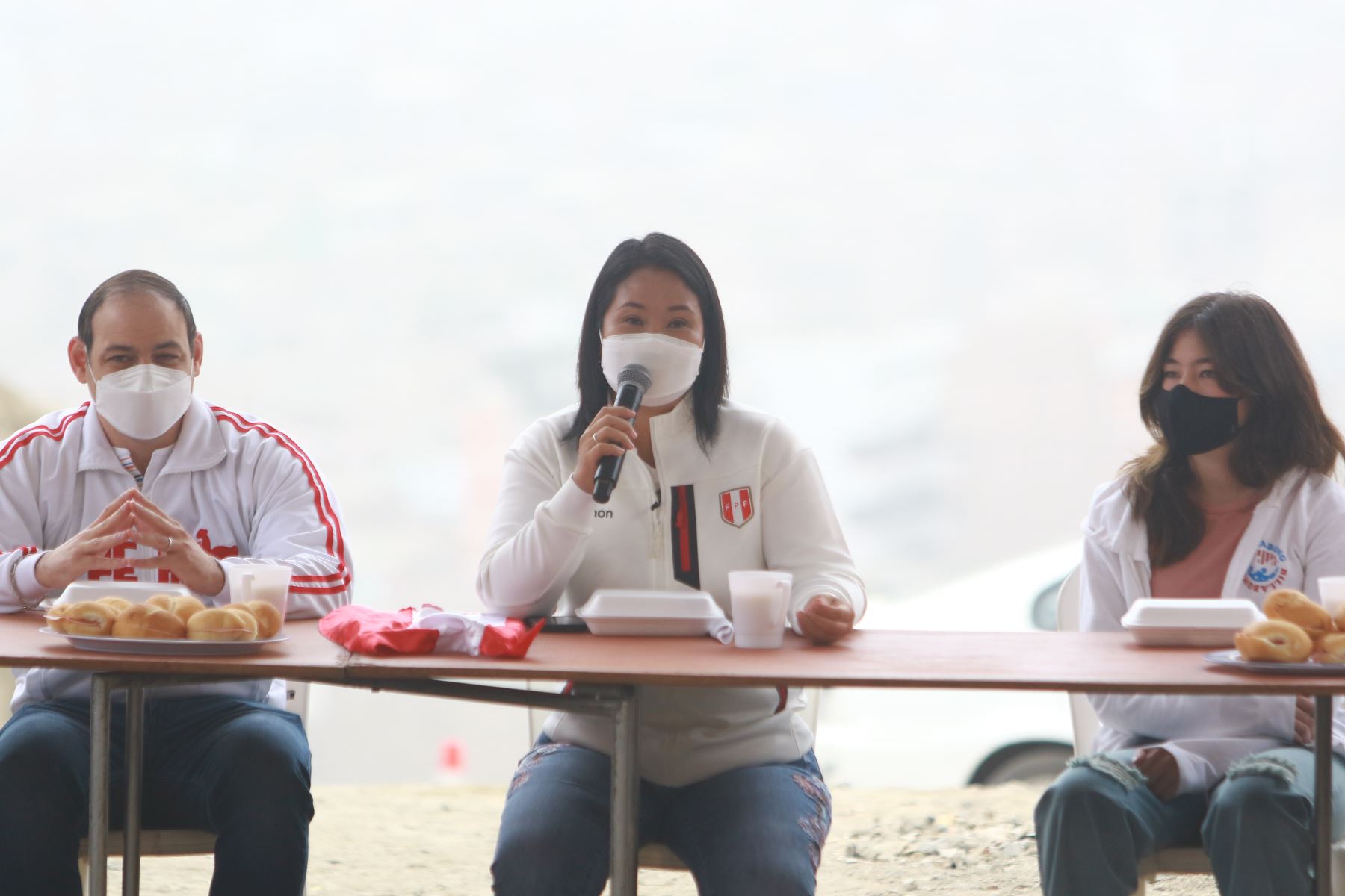 Elecciones en Perú: Resultados preliminares dan ventaja a Keiko Fujimori, pero se mantiene la incertidumbre