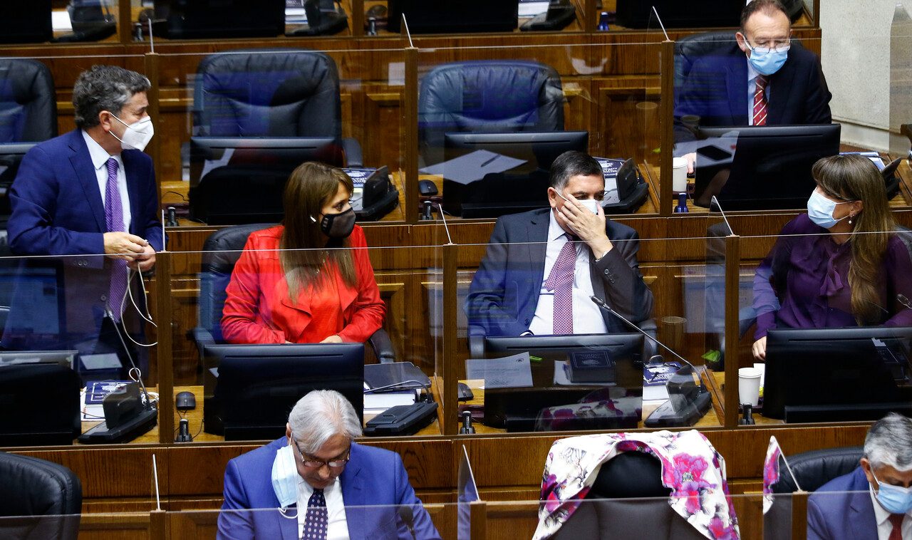Crisis oficialista: Rebelión UDI por matrimonio igualitario se traslada ahora a negociación en el Senado por mínimos comunes