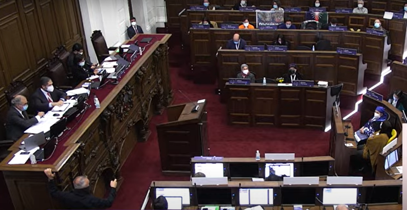 Convención aprueba pedir indulto a imputados del 18-O e incluye liberación de presos mapuches desde 2001 en adelante