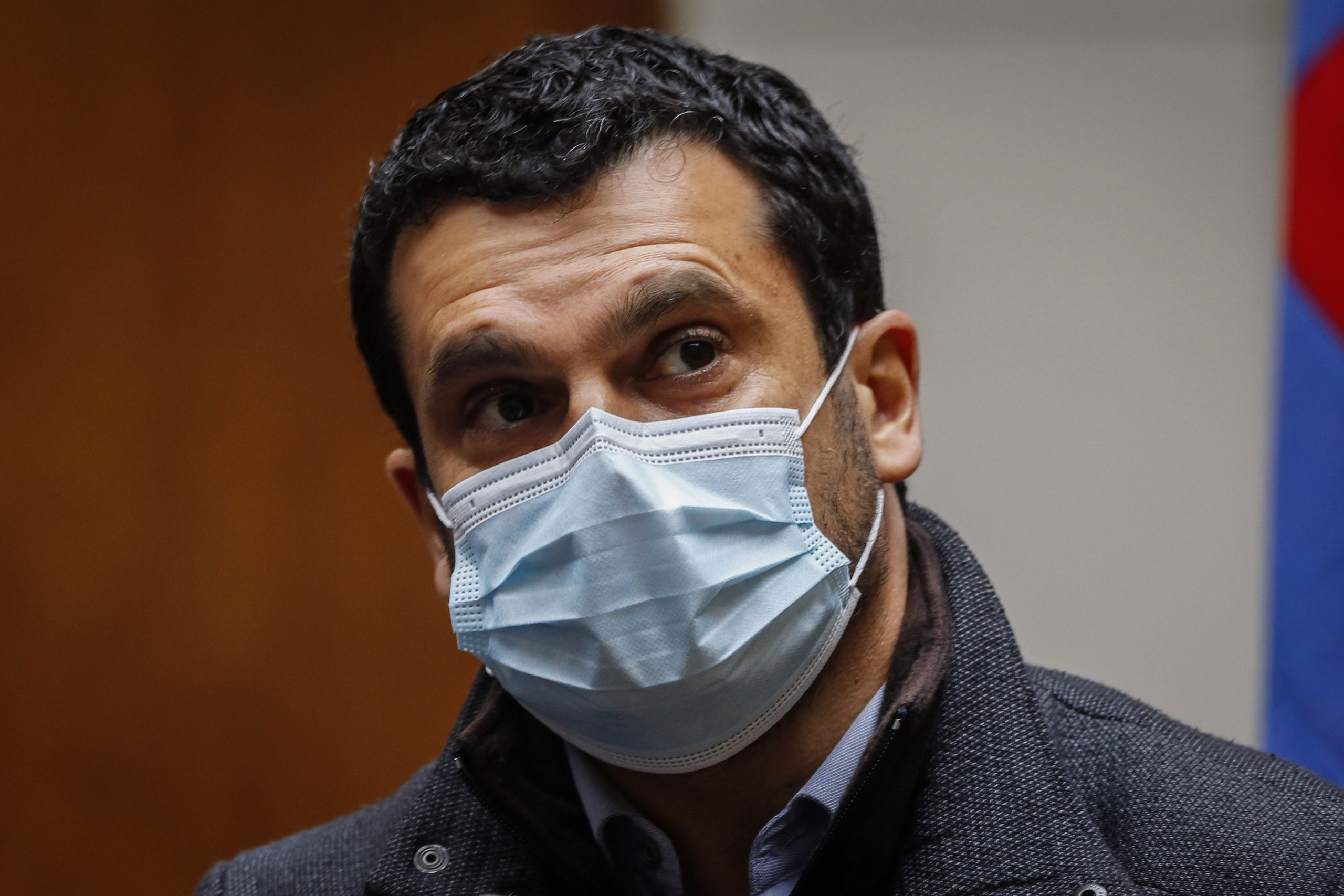 El estilo y los contrastes de la forma de operar de Jaime Bassa en la Convención Constituyente