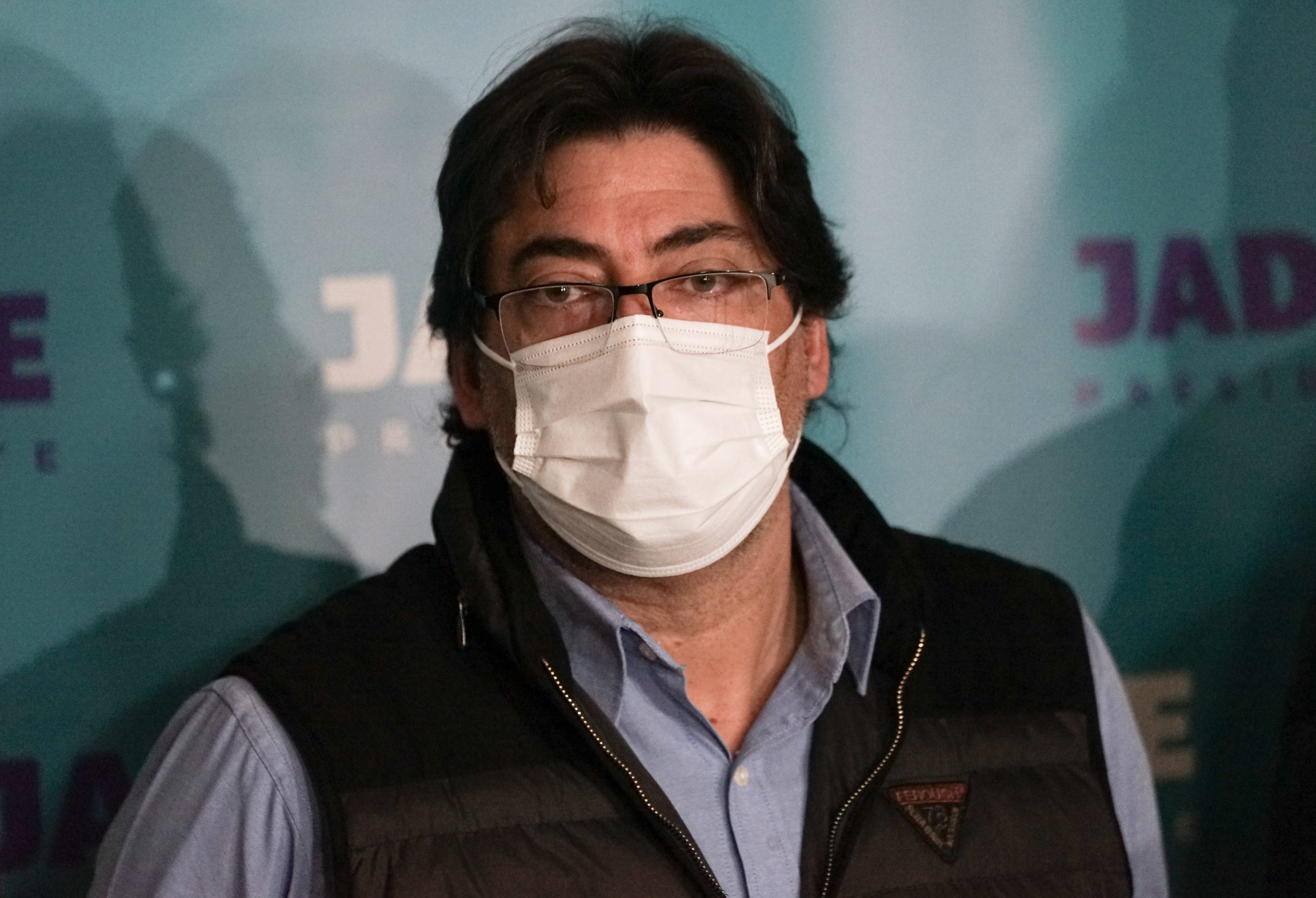 Jadue acusa al FA de excluir a comunistas de roles clave de la Convención en medio de crecientes tensiones