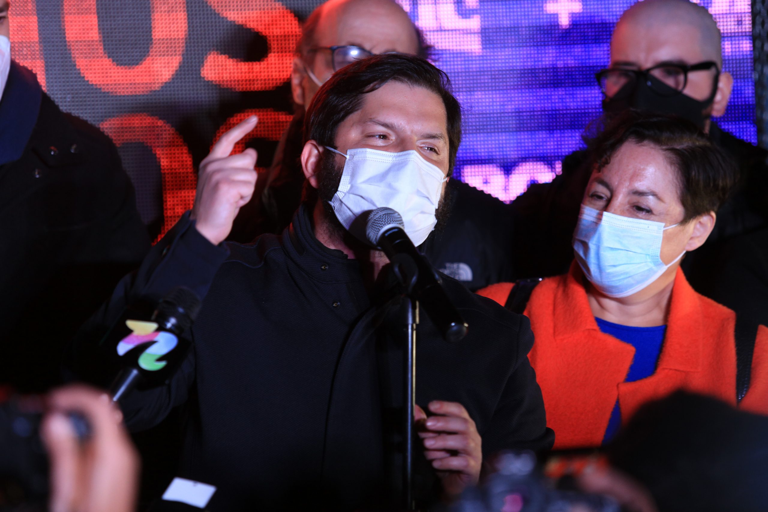 Primarias: Boric propina duro golpe a Jadue y buscará ampliar su campaña hacia la centroizquierda