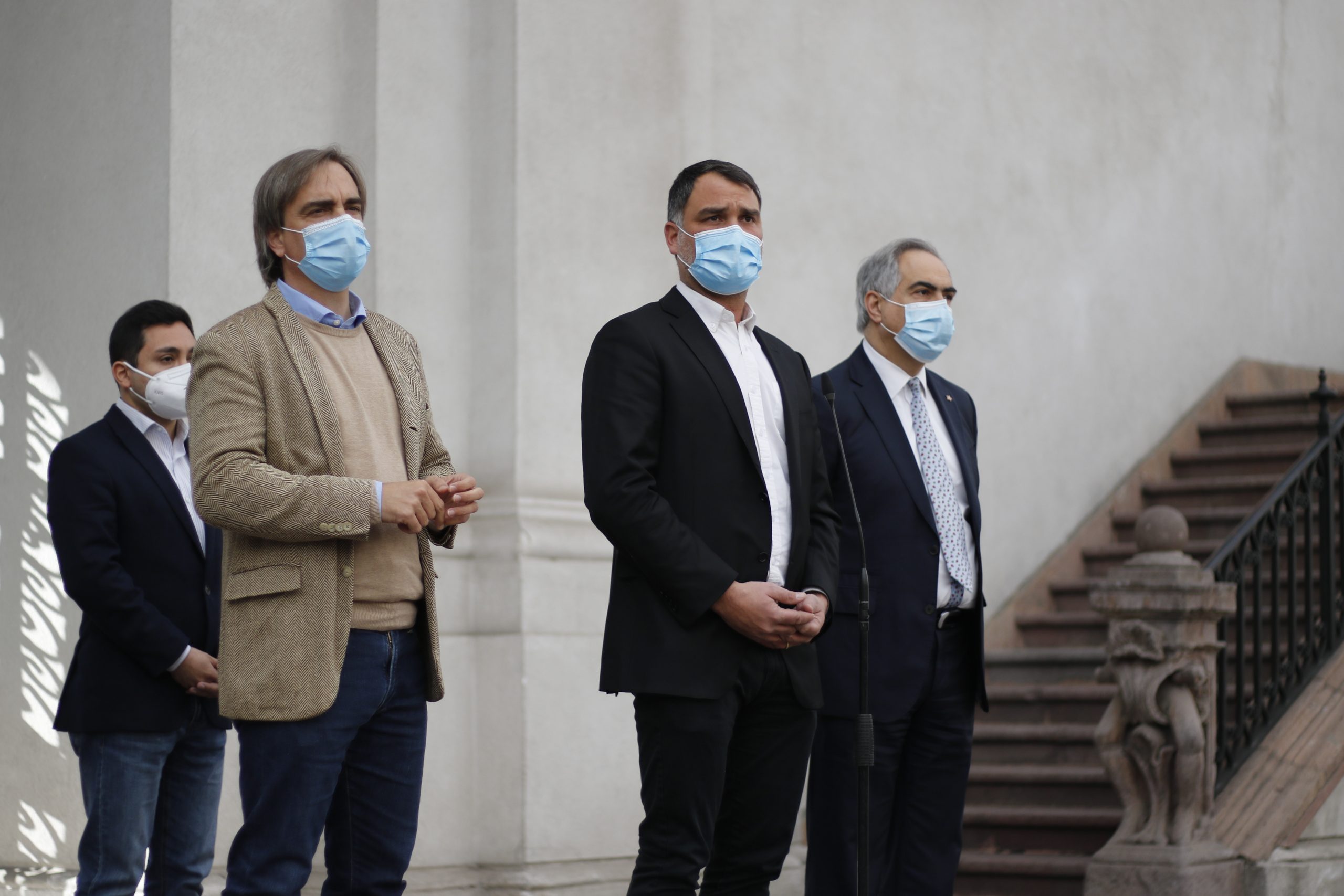 Cuarto retiro de AFP: Por qué creció la tensión en Chile Vamos y cómo enreda su inscripción de candidatos al Parlamento
