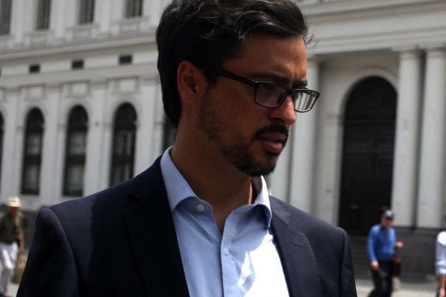 Entrevista a abogado de Rojas Vade: “Rodrigo Rojas cometió una infracción grave en términos éticos y administrativos, cuya sanción debe determinar la Convención”
