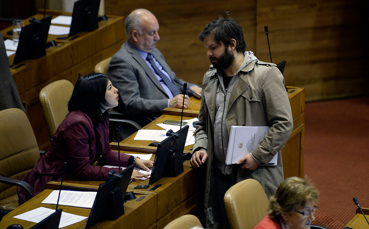 Cuarto Retiro: PC cede a aspiración de Boric de introducirle impuesto acotado en medio de tensiones con el Frente Amplio