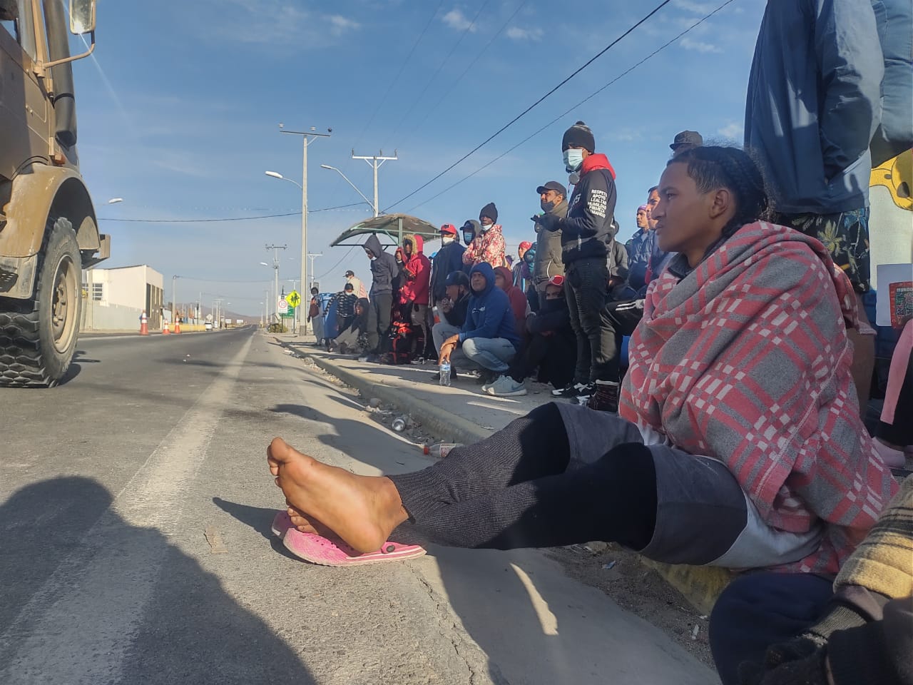Videos e imágenes muestran colapso en Colchane por masivo ingreso de extranjeros en las últimas horas