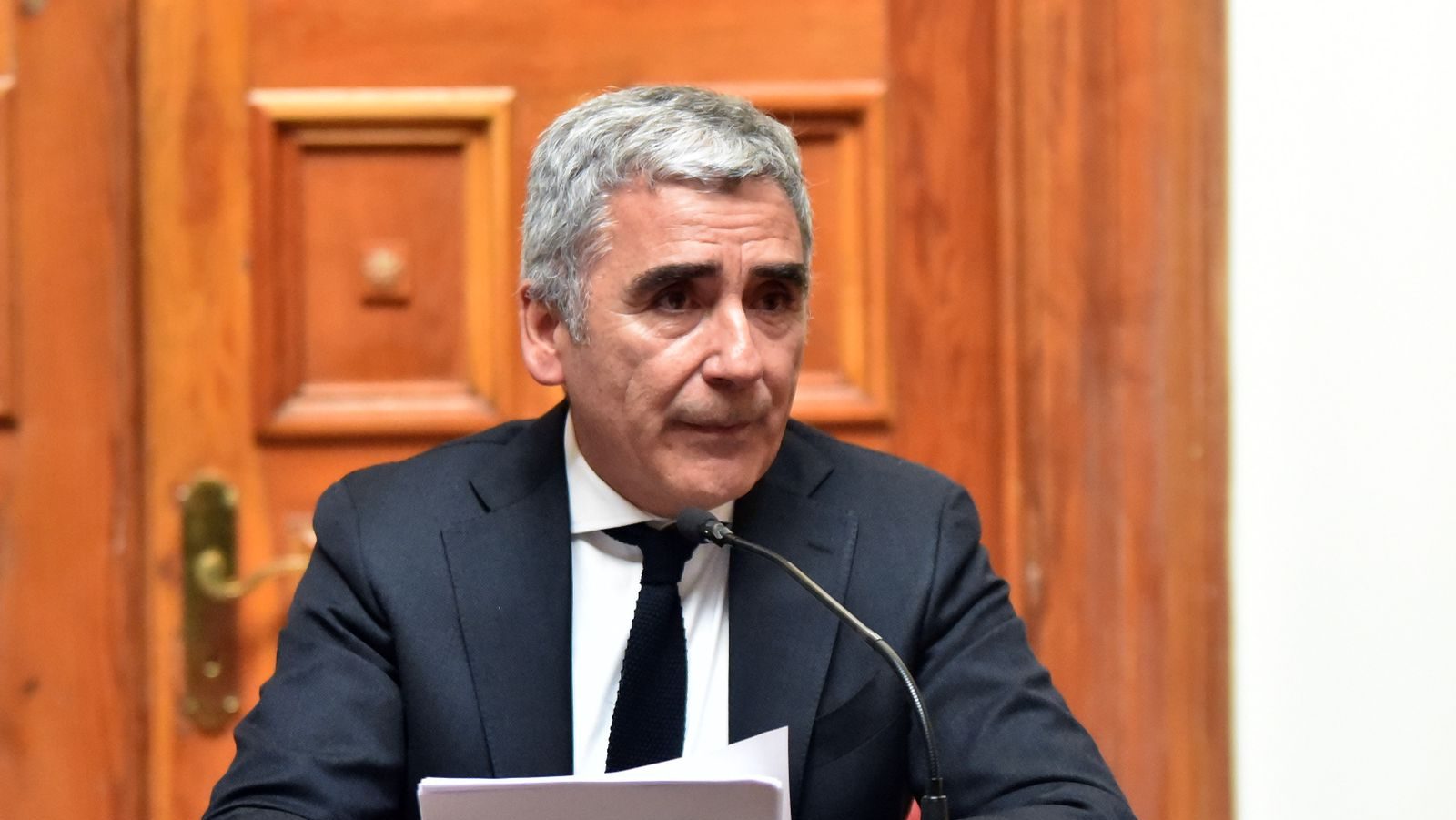 Entrevista a Carlos Peña y su dura crítica a los constituyentes: desmesura, falta de reflexión y autoritarismo