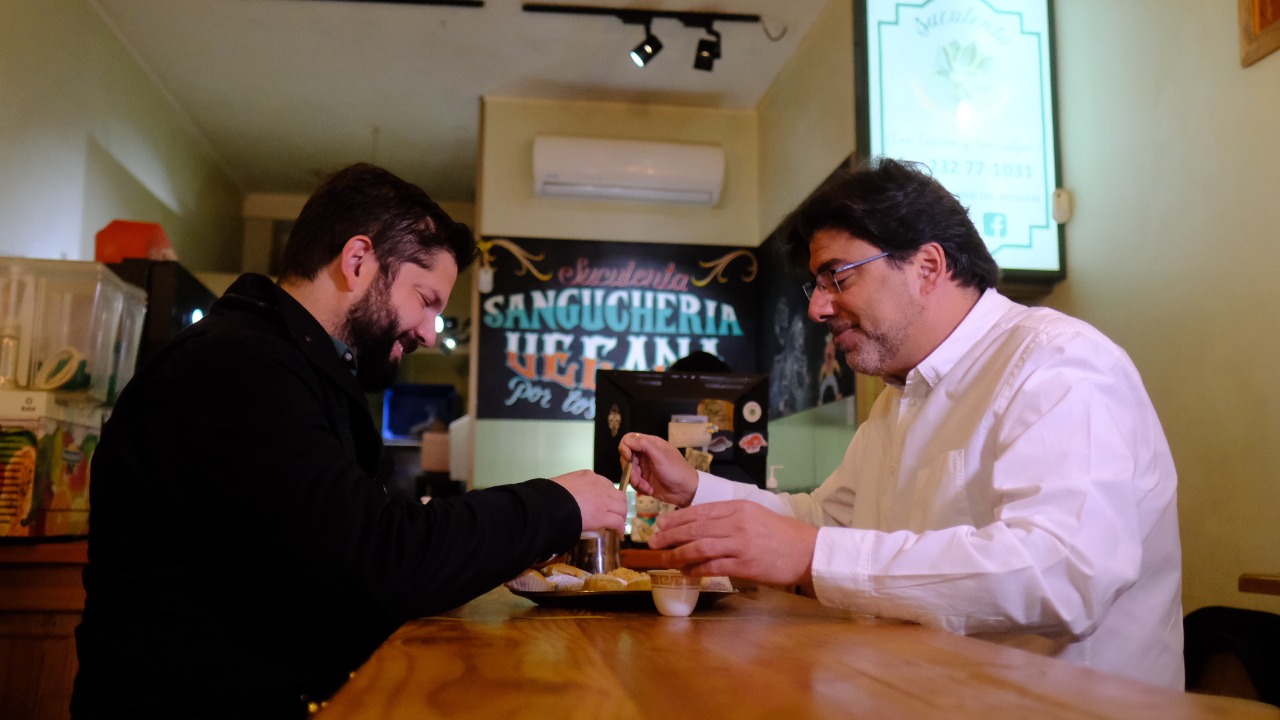El pedregoso camino de Boric para ir en busca de los 700 mil votos de Jadue