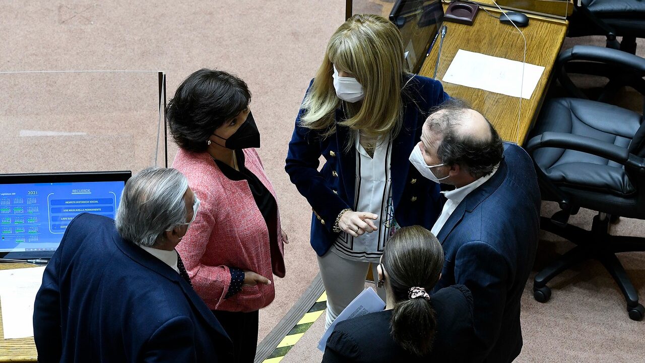 Derrota del Cuarto Retiro en el Senado brinda un importante respiro a La Moneda y propina golpe a campaña de Provoste