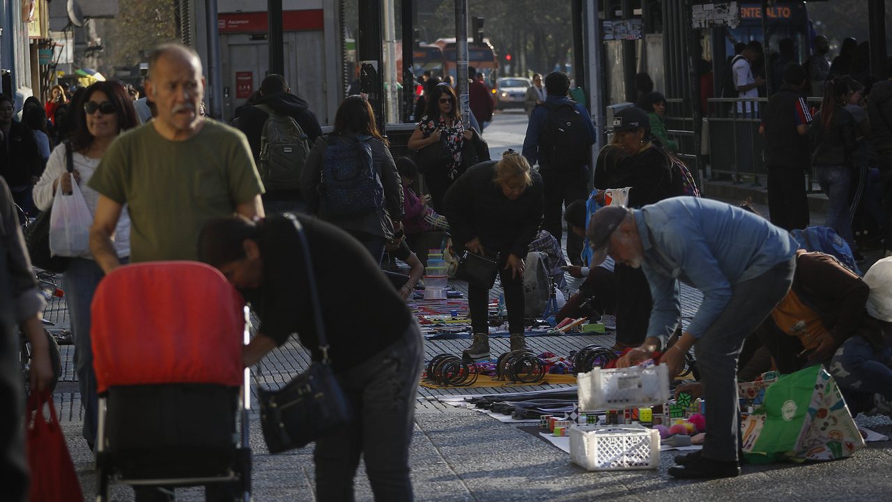 Más desempleo y mayor informalidad: lo que anticipan las cifras del reciente informe del INE
