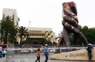 Mario Irarrázabal y las vandalizaciones de su Solidaridad. Por Lucy Oporto Valencia