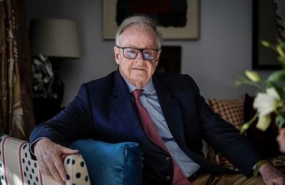 David Gallagher y el estallido: “Venían a funar nuestra embajada en Londres todos los jueves, entre ellos muchos con Becas Chile”