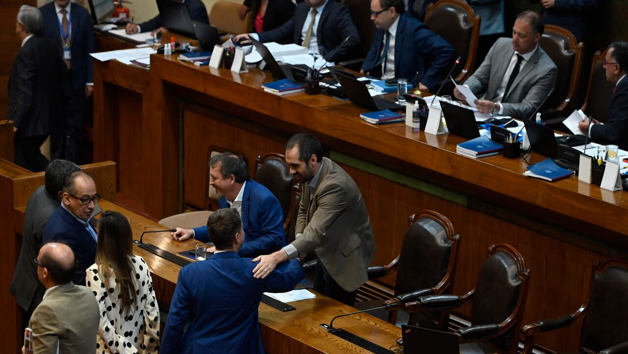 A propósito de los viajes en el Congreso. Por María Jaraquemada
