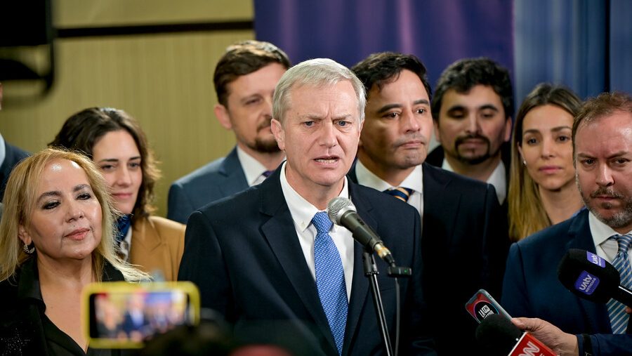 ¿Cuál es la “receta” de Kast para gobernar sin mayoría parlamentaria? Por Jorge Schaulsohn