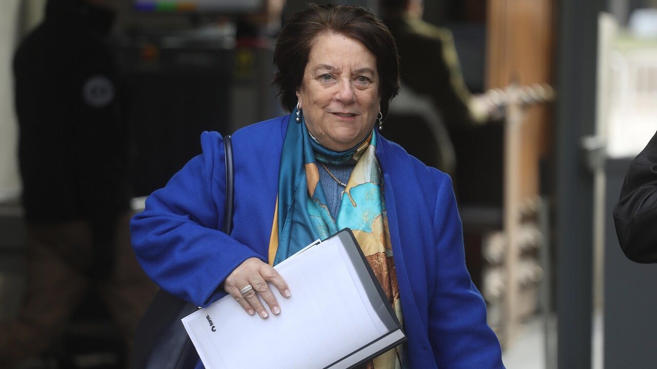 Ministra de Defensa Adriana Delpiano abre nuevo flanco para el gobierno por calificación de terrorismo en La Araucanía