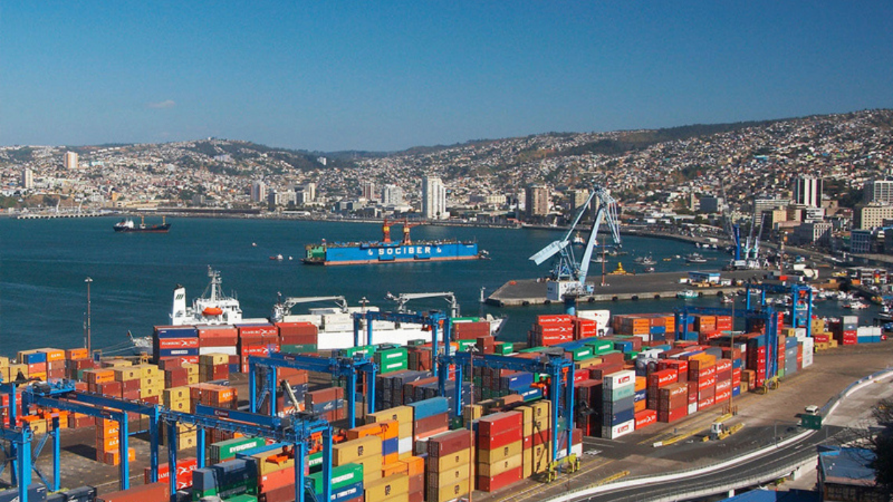 Estudio del CEP: Puertos chilenos se convierten en ruta preferida del crimen organizado para “exportar” cocaína