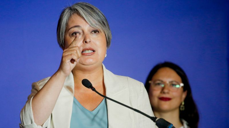 Las descoordinaciones en el comando de Jara por la radicalización de las críticas a Kast