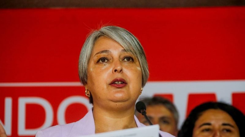 Cómo fue la reaparición de Jara en la fundación de Bachelet y lo que contó de sus días tras la derrota