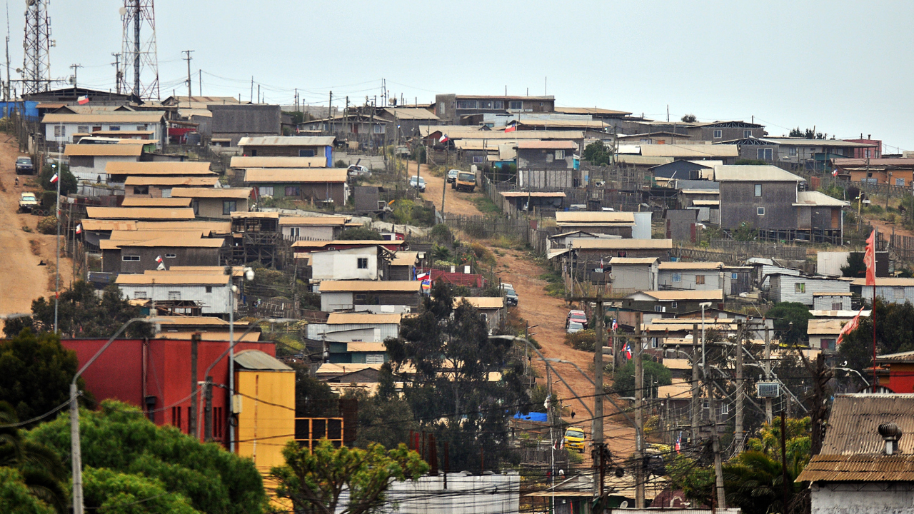 Toma de San Antonio: desalojo de zonas más complejas podría quedar en manos del Gobierno de Kast