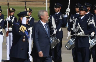 Gobernar en tiempos de guerra. Por Sergio Muñoz Riveros