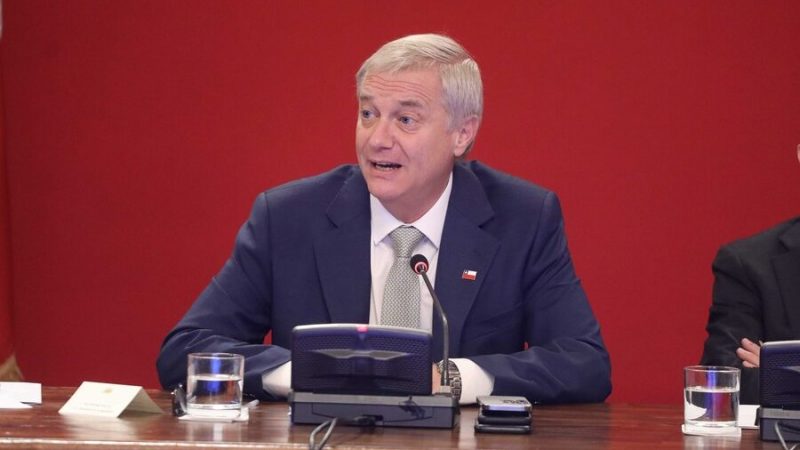 La riesgosa apuesta del gobierno frente a la crisis. Por Pepe Auth
