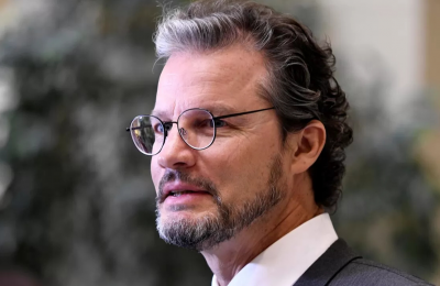 Primer díscolo del PDG: Cristián Contreras, el excéntrico diputado que hoy es voto clave en el Congreso