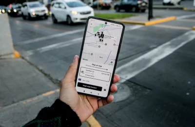 Ley Uber: cuando el Estado regula después del algoritmo. Por Vera Voitova (PhD) y Jesús Juyumaya