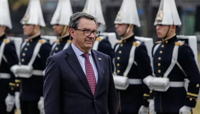 Aranceles: Por qué Fernando Barros tuvo que sacar bandera blanca en su conflicto con Cancillería