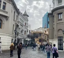 Entre el pasado oscuro y un presente luminoso: el renacimiento del Barrio París Londres